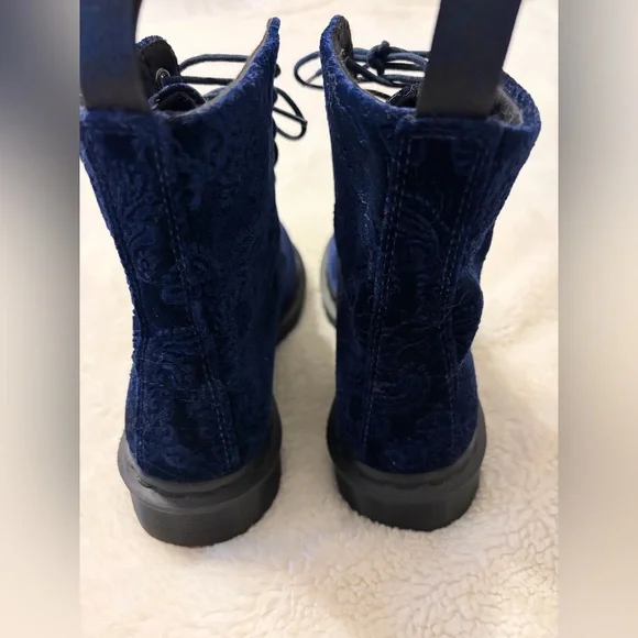 Dr. Martens 1460 Blue Brocade Velvet Emboss Lace Up Boot Size 6 - Picture 2 of 7